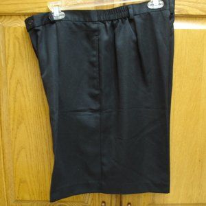 MARK,FORE&STRIKE BURMUDA SHORTS SIZE 14 BLACK